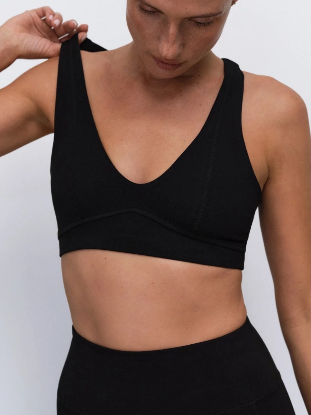 2 MATE the Label Organic Stretch V-Neck Bralette, M